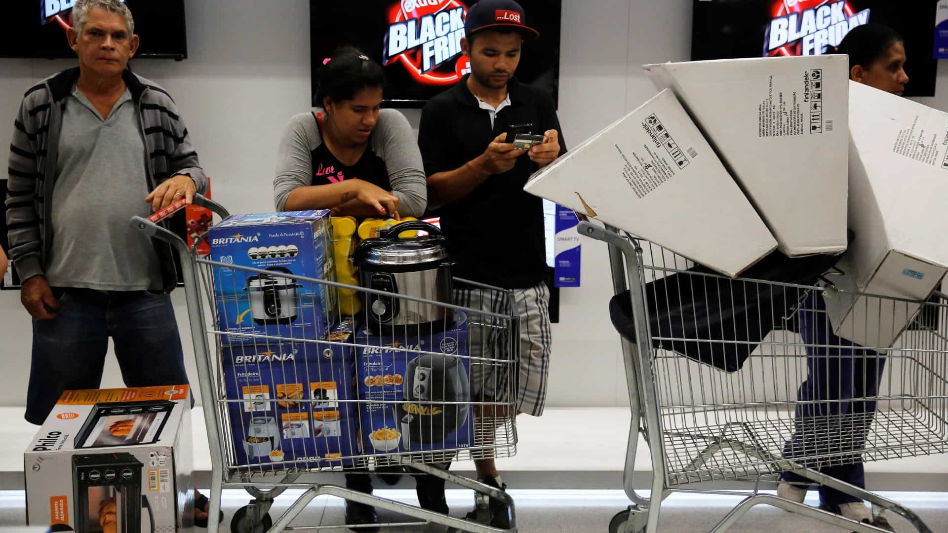 Inflação de dois dígitos limita promoções e 'amorna' a Black Friday