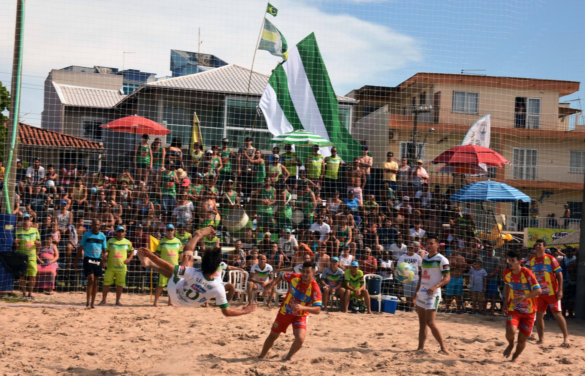 ​A bola volta a rolar na “Arena Central da Enseada”