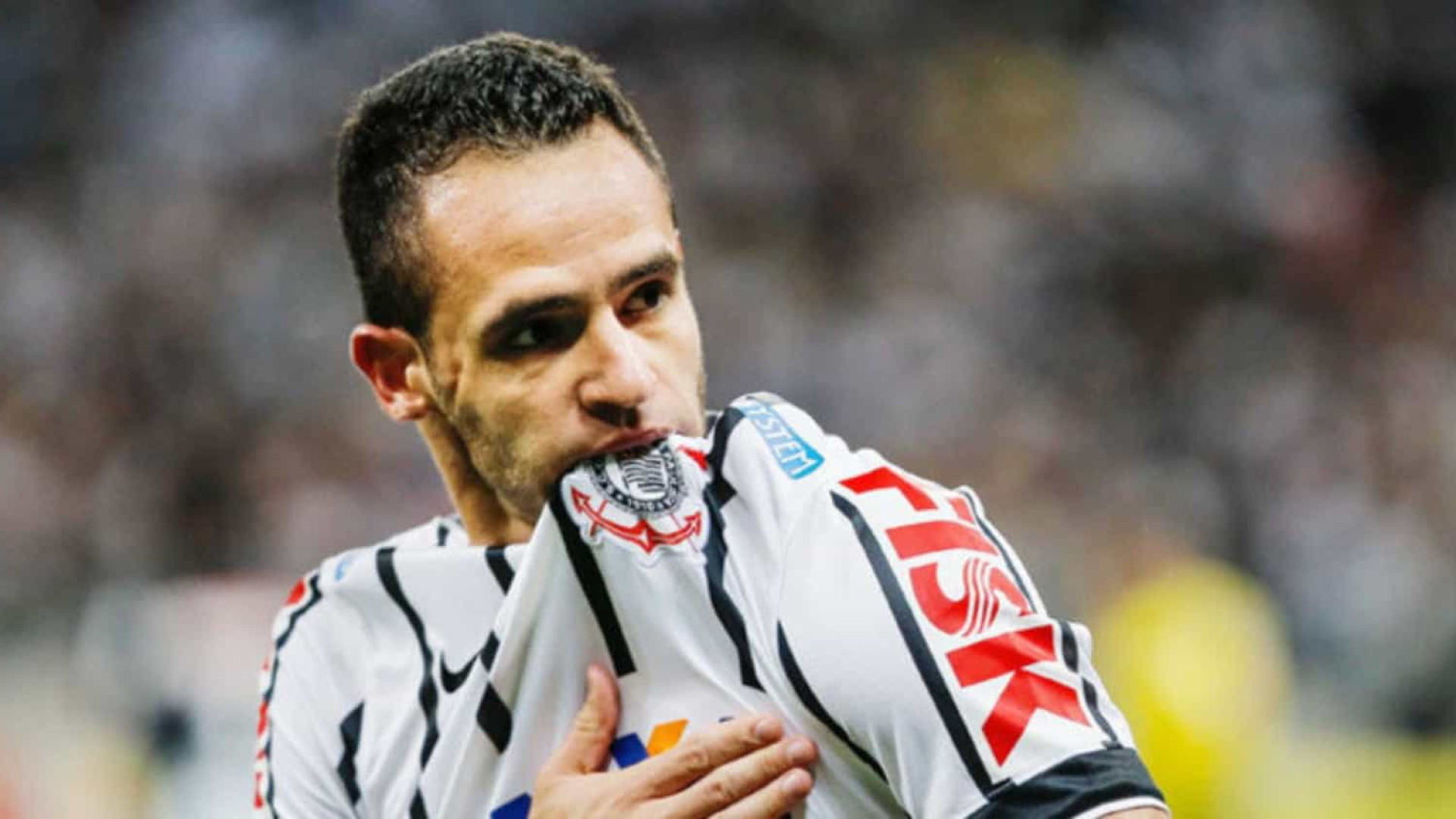 Renato Augusto quer que erros em goleada sirvam de lição ao Corinthians contra o Vasco